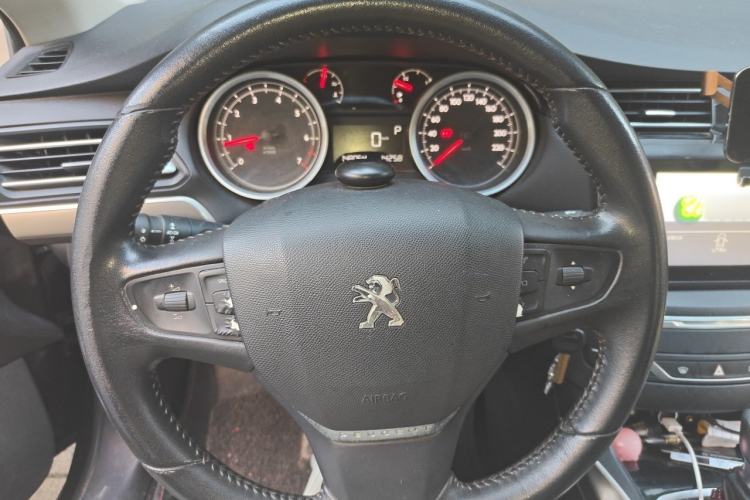 Used Peugeot 408 2014 1.8L Automatic Luxury Edition Steering Wheel