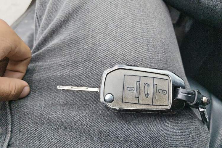 Used Peugeot 408 2014 1.8L Automatic Luxury Edition Vehicle Key