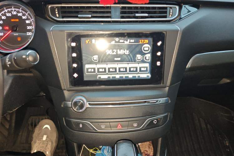 Used Peugeot 408 2014 1.6T Automatic Supreme Edition Audio And AC Panel