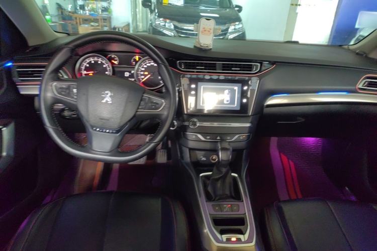 Used Peugeot 408 2014 1.8L Automatic Luxury Edition Center Console