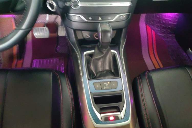 Used Peugeot 408 2014 1.8L Automatic Luxury Edition Gear Lever