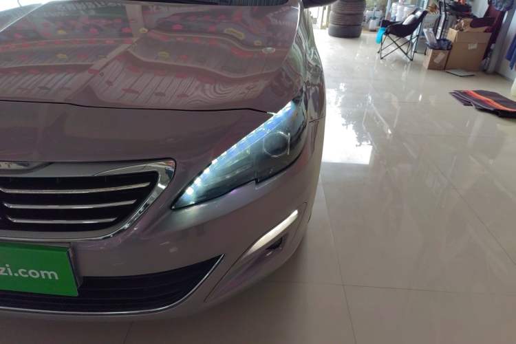 Used Peugeot 408 2014 1.8L Automatic Luxury Edition Left Front Headlight