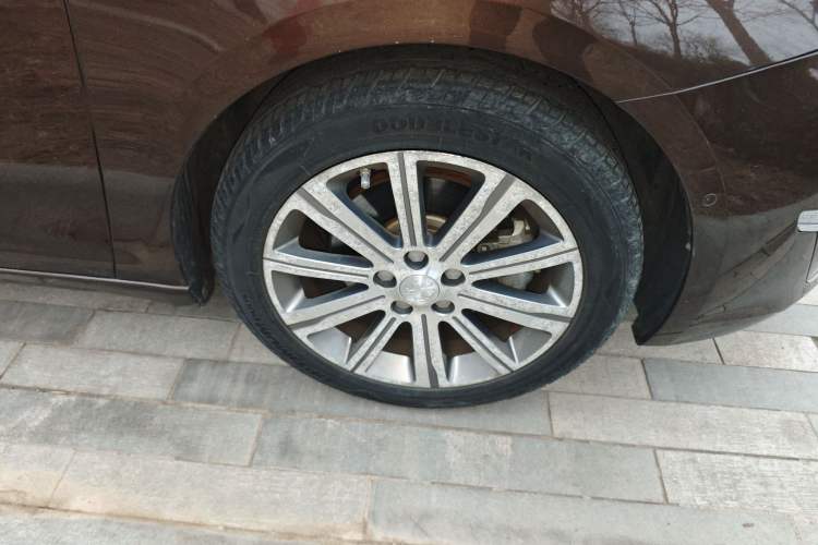 Used Peugeot 408 2014 1.6T Automatic Supreme Edition Right Front Wheel Hub
