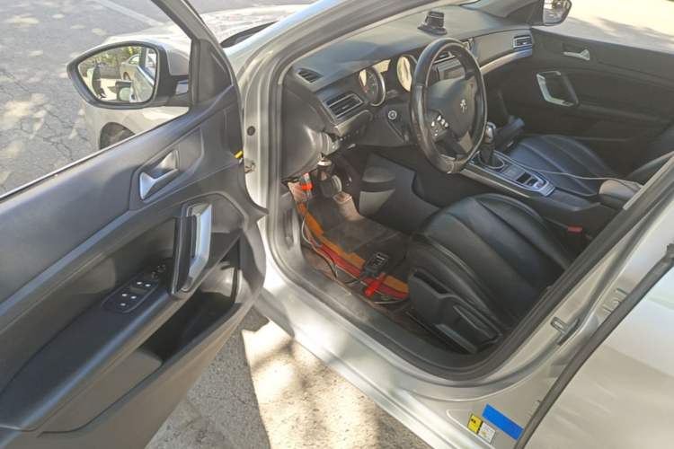 Used Peugeot 408 2014 1.8L Automatic Luxury Edition Driver Seat