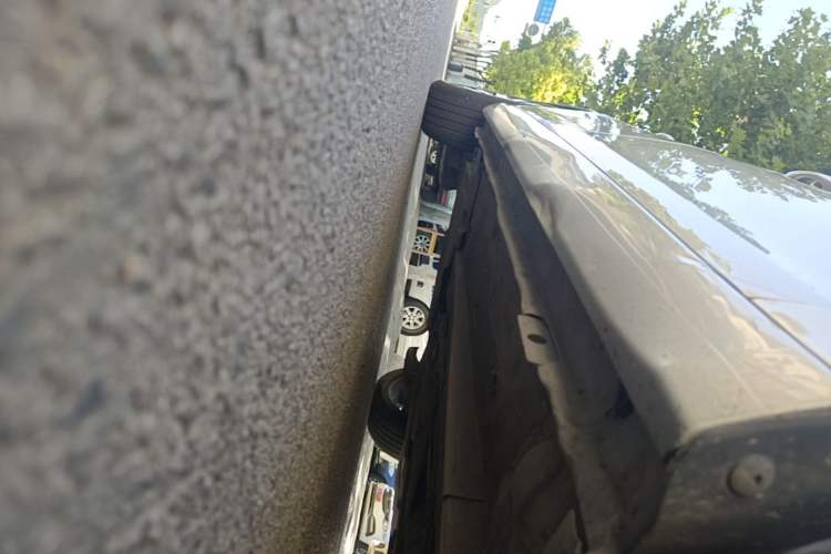Used Peugeot 408 2014 1.8L Automatic Luxury Edition Right Side Sill
