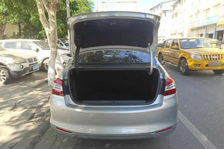 Used Peugeot 408 2014 1.8L Automatic Luxury Edition Trunk