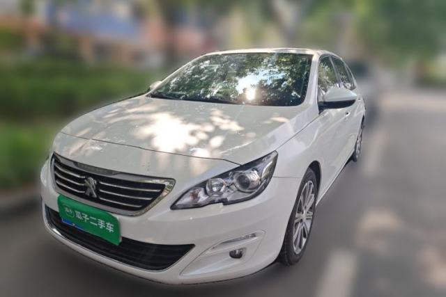 Ojetý Peugeot 408 2014 1.8L Automatic Luxury Edition