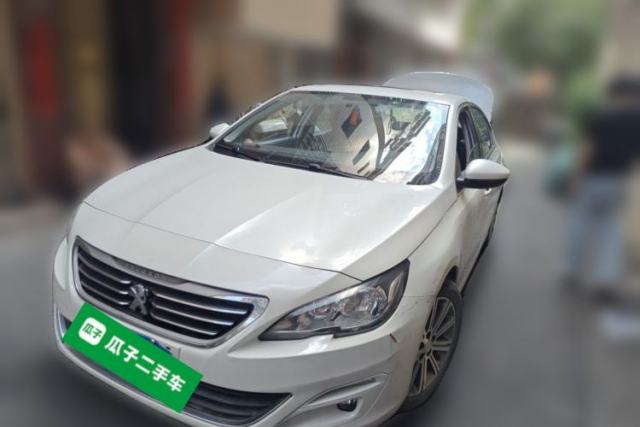 Ojetý Peugeot 408 2014 1.8L Automatic Luxury Edition
