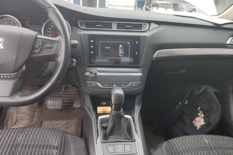 Used Peugeot 408 2014 1.8L Automatic Luxury Edition Audio And AC Panel