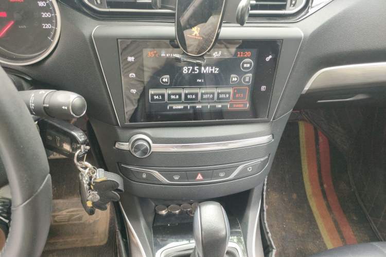 Used Peugeot 408 2014 1.8L Automatic Luxury Edition Audio And AC Panel