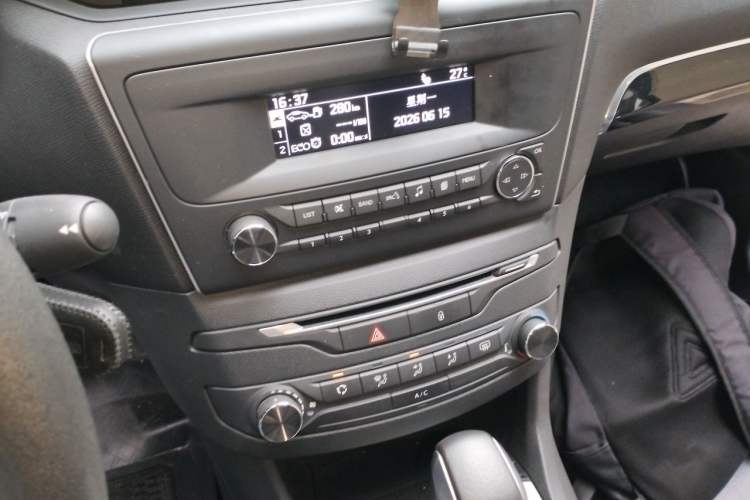 Used Peugeot 408 2014 1.8L Automatic Leading Edition Audio And AC Panel