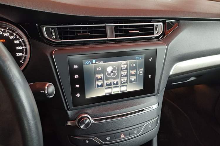 Used Peugeot 408 2014 1.6T Automatic Prestige Edition Audio And AC Panel