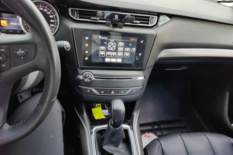 Used Peugeot 408 2014 1.6T Automatic Prestige Edition Audio And AC Panel