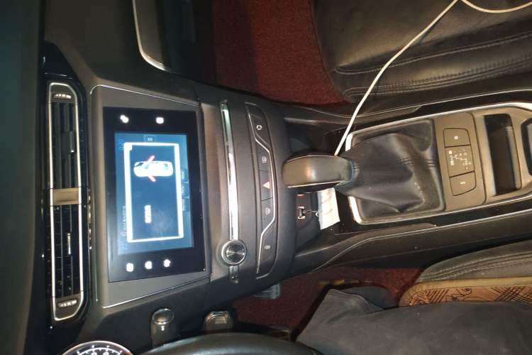 Used Peugeot 408 2014 1.8L Automatic Luxury Edition Audio And AC Panel
