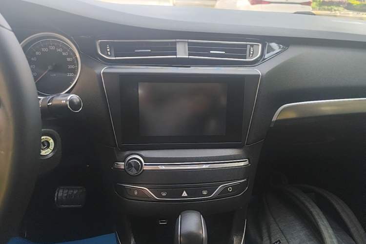 Used Peugeot 408 2014 1.8L Automatic Luxury Edition Audio And AC Panel