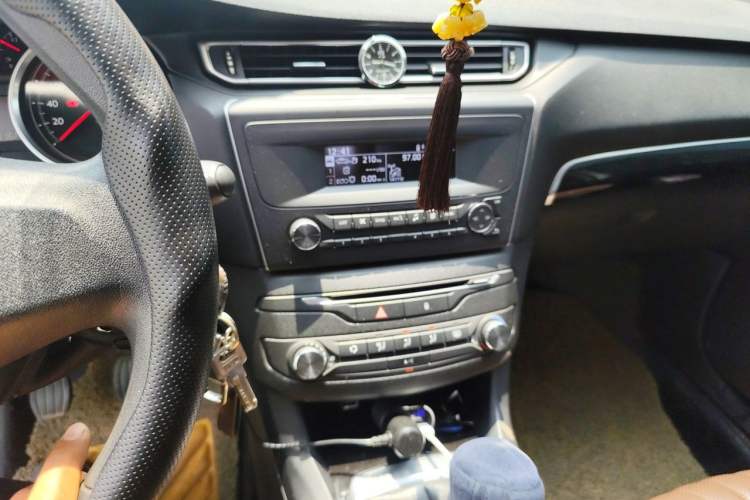 Used Peugeot 408 2014 1.8L Manual Leading Edition Audio And AC Panel