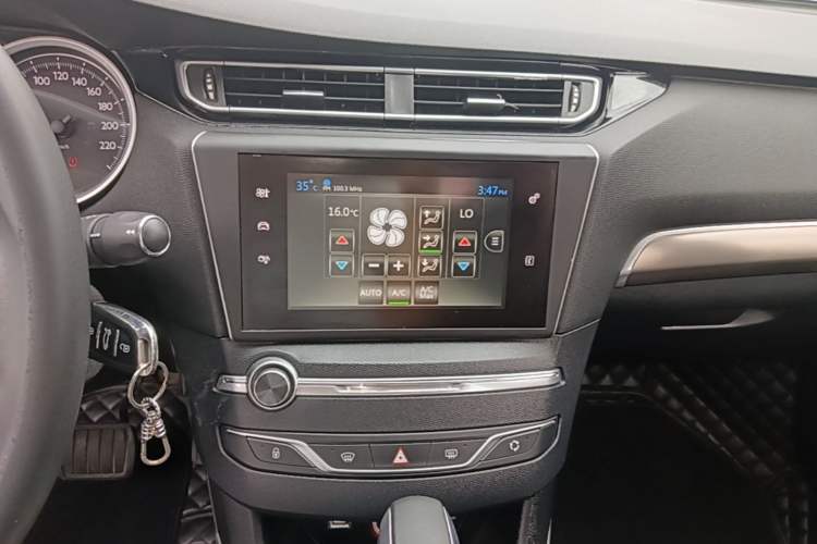 Used Peugeot 408 2014 1.8L Automatic Luxury Edition Audio And AC Panel