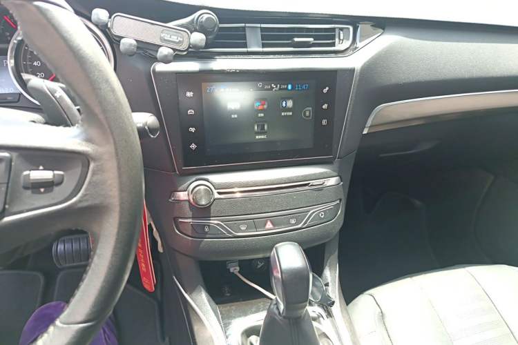 Used Peugeot 408 2014 1.6T Automatic Supreme Edition Audio And AC Panel