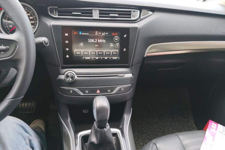 Used Peugeot 408 2014 1.6T Automatic Prestige Edition Audio And AC Panel