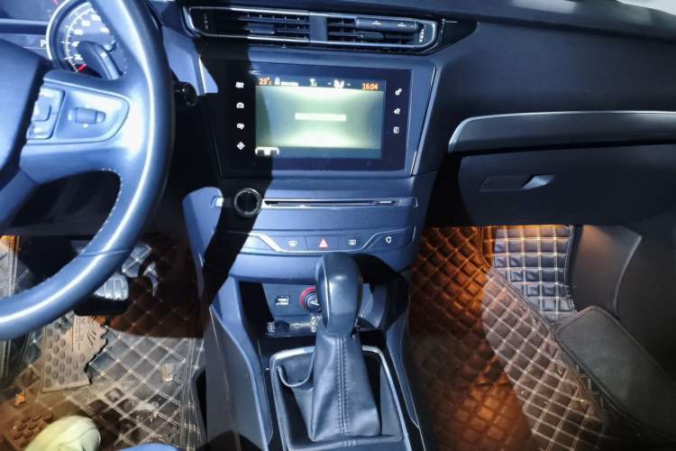 Used Peugeot 408 2014 1.6T Automatic Supreme Edition Audio And AC Panel