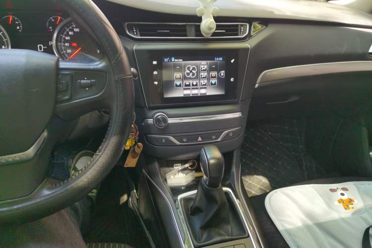 Used Peugeot 408 2014 1.8L Automatic Luxury Edition Audio And AC Panel
