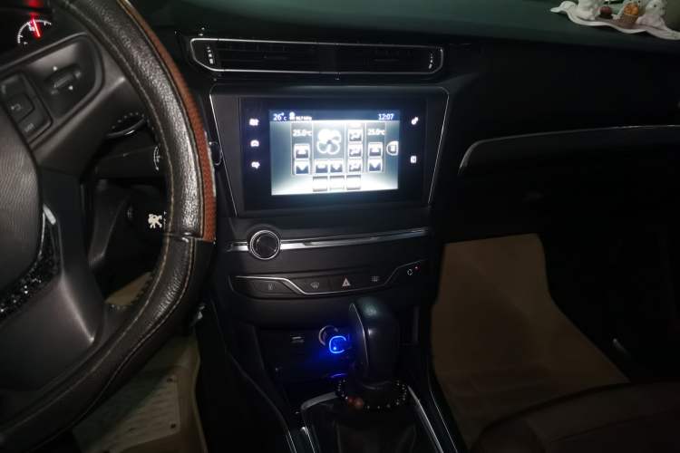 Used Peugeot 408 2014 1.8L Automatic Luxury Edition Audio And AC Panel