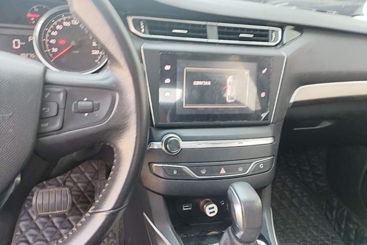 Used Peugeot 408 2014 1.8L Automatic Luxury Edition Audio And AC Panel