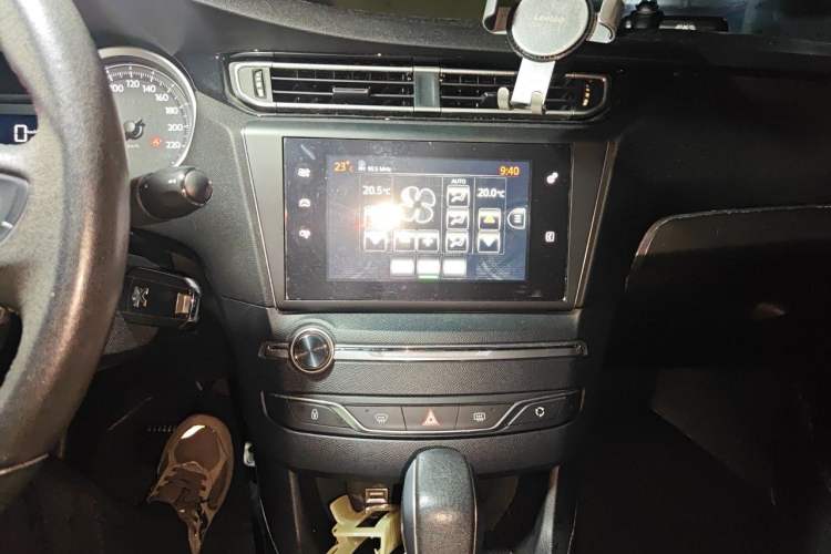Used Peugeot 408 2014 1.8L Automatic Luxury Edition Audio And AC Panel