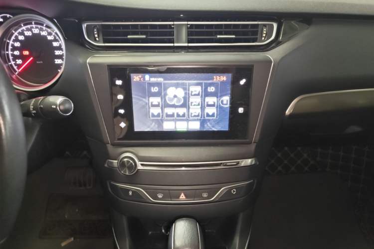 Used Peugeot 408 2014 1.6T Automatic Prestige Edition Audio And AC Panel