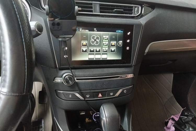 Used Peugeot 408 2014 1.6T Automatic Supreme Edition Audio And AC Panel