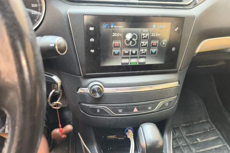 Used Peugeot 408 2014 1.8L Automatic Luxury Edition Audio And AC Panel