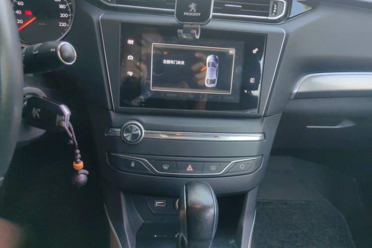 Used Peugeot 408 2014 1.8L Automatic Luxury Edition Audio And AC Panel