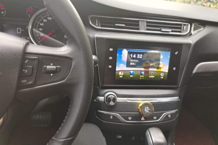 Used Peugeot 408 2014 1.8L Automatic Luxury Edition Audio And AC Panel