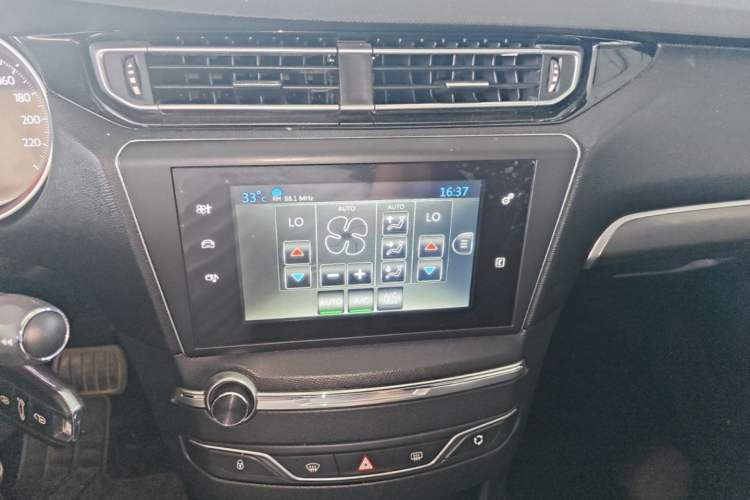 Used Peugeot 408 2014 1.8L Automatic Luxury Edition Audio And AC Panel