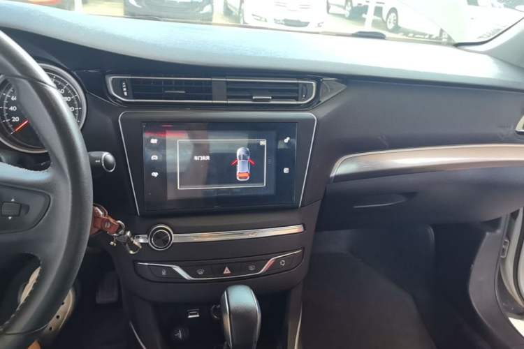 Used Peugeot 408 2014 1.8L Automatic Luxury Edition Audio And AC Panel
