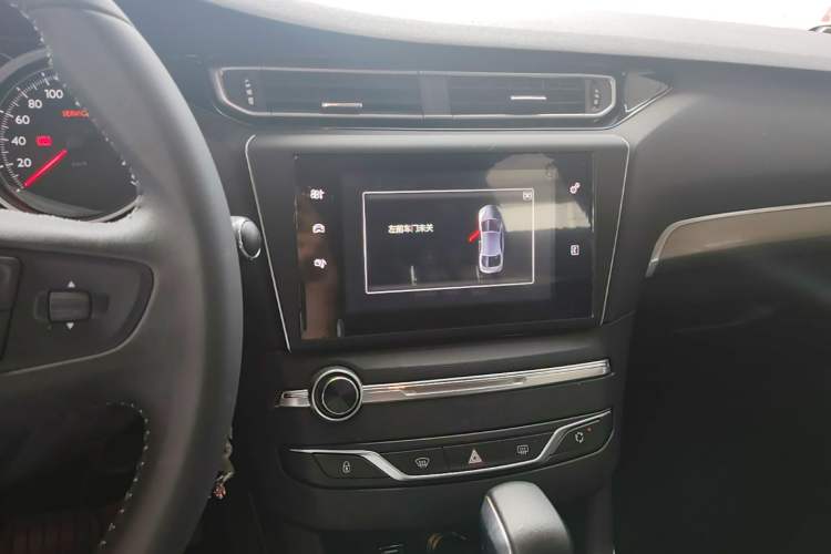 Used Peugeot 408 2014 1.8L Automatic Luxury Edition Audio And AC Panel