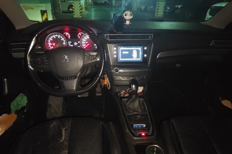 Used Peugeot 408 2014 1.8L Automatic Luxury Edition Center Console