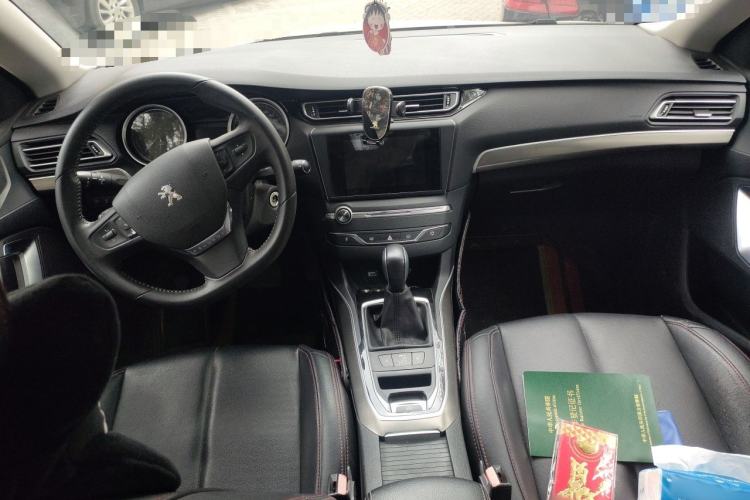 Used Peugeot 408 2014 1.8L Automatic Luxury Edition Center Console
