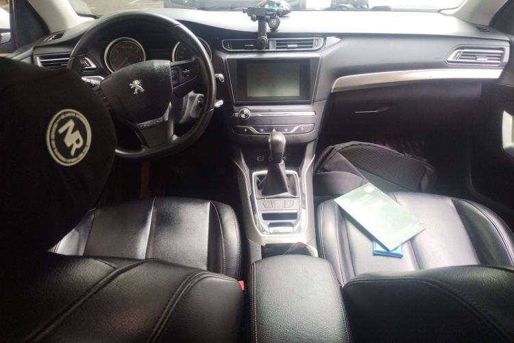 Used Peugeot 408 2014 1.8L Automatic Luxury Edition Center Console