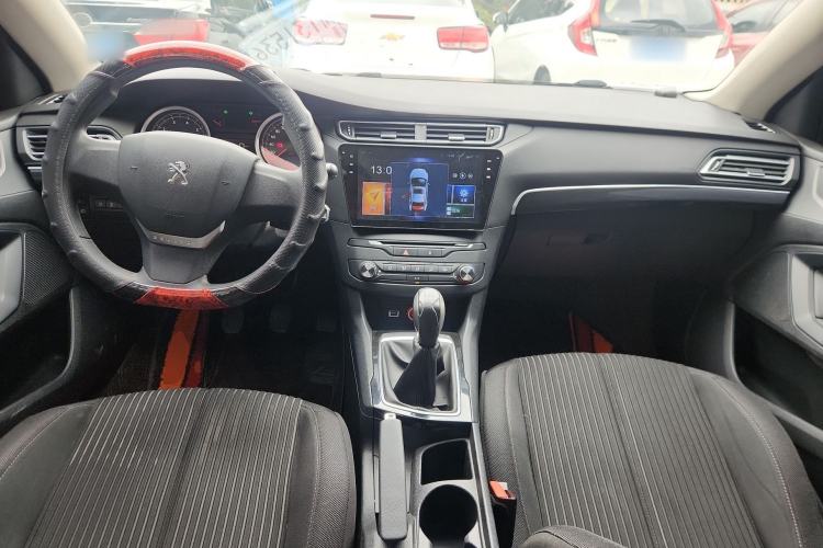 Used Peugeot 408 2014 1.8L Manual Leading Edition Center Console