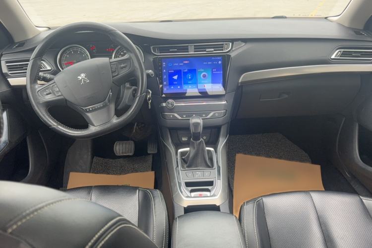 Used Peugeot 408 2014 1.8L Automatic Luxury Edition Center Console