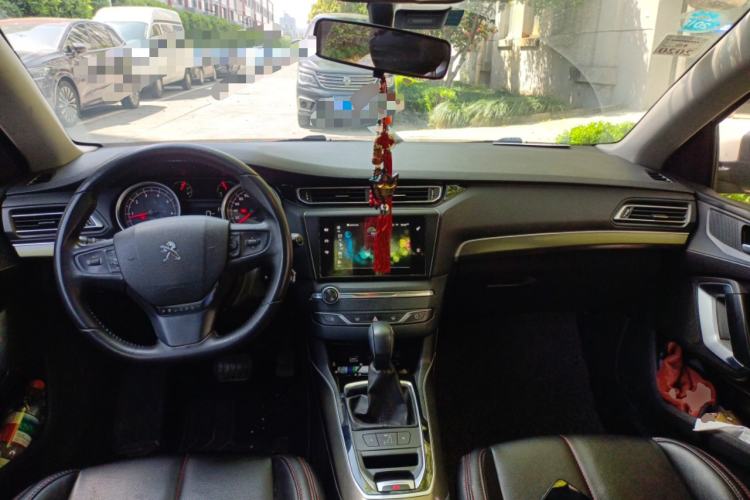 Used Peugeot 408 2014 1.8L Automatic Luxury Edition Center Console