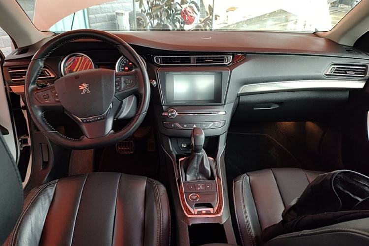 Used Peugeot 408 2014 1.6T Automatic Prestige Edition Center Console