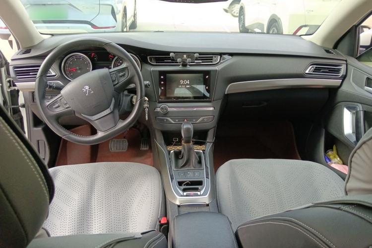Used Peugeot 408 2014 1.8L Automatic Luxury Edition Center Console