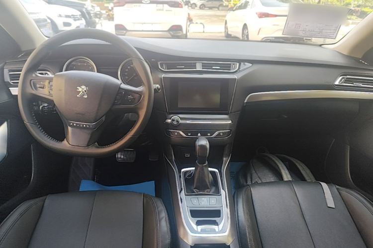 Used Peugeot 408 2014 1.8L Automatic Luxury Edition Center Console