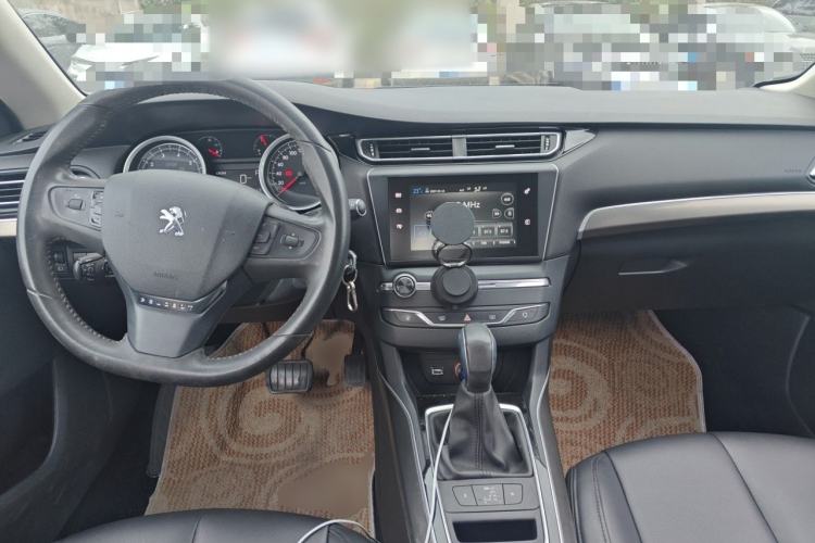Used Peugeot 408 2014 1.8L Automatic Luxury Edition Center Console