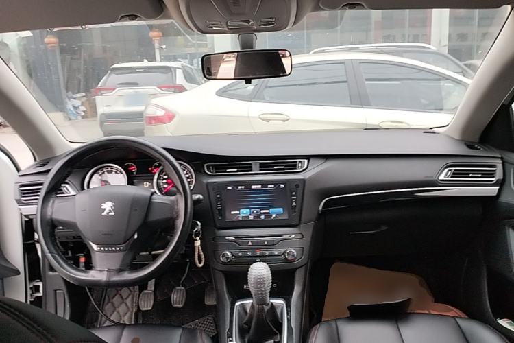 Used Peugeot 408 2014 1.8L Manual Leading Edition Center Console