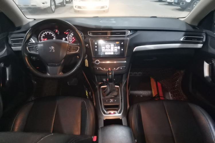 Used Peugeot 408 2014 1.8L Automatic Luxury Edition Center Console