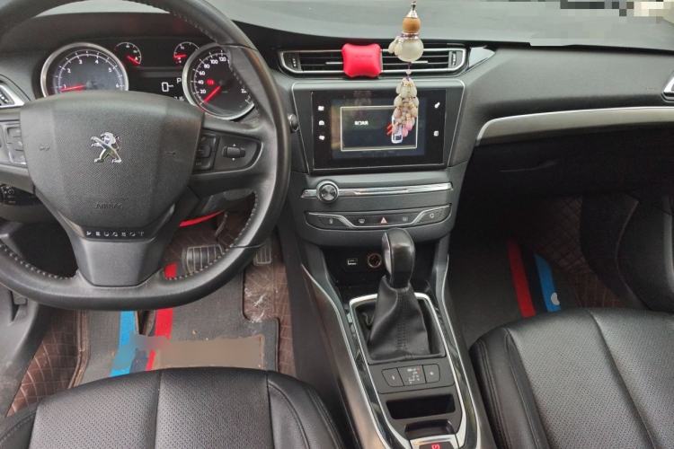 Used Peugeot 408 2014 1.8L Automatic Luxury Edition Center Console