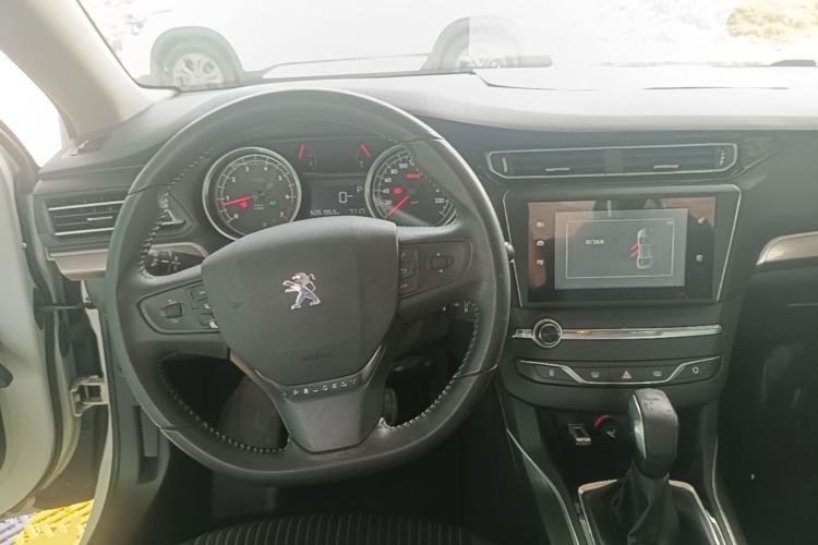 Used Peugeot 408 2014 1.8L Automatic Luxury Edition Center Console